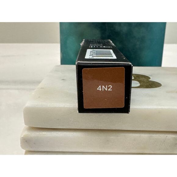 Laura Mercier NIB Real Flawless Weightless Perfecting Concealer 4N2 0.18 fl oz - Picture 3 of 4